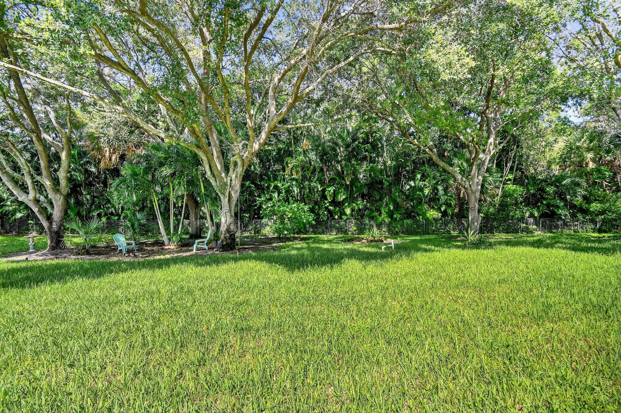 LOXAHATCHEE LAKES - Residential