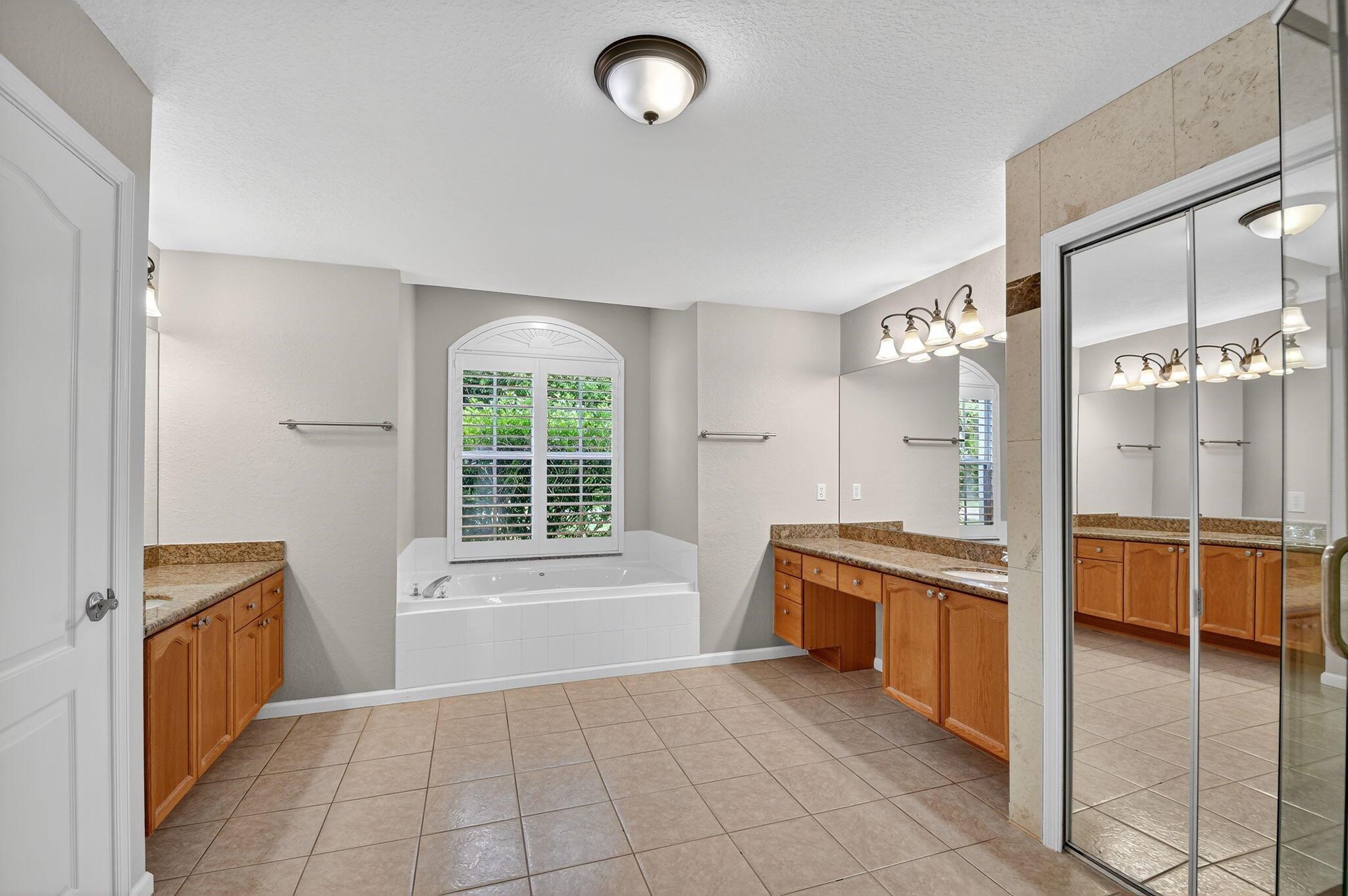 LOXAHATCHEE LAKES - Residential