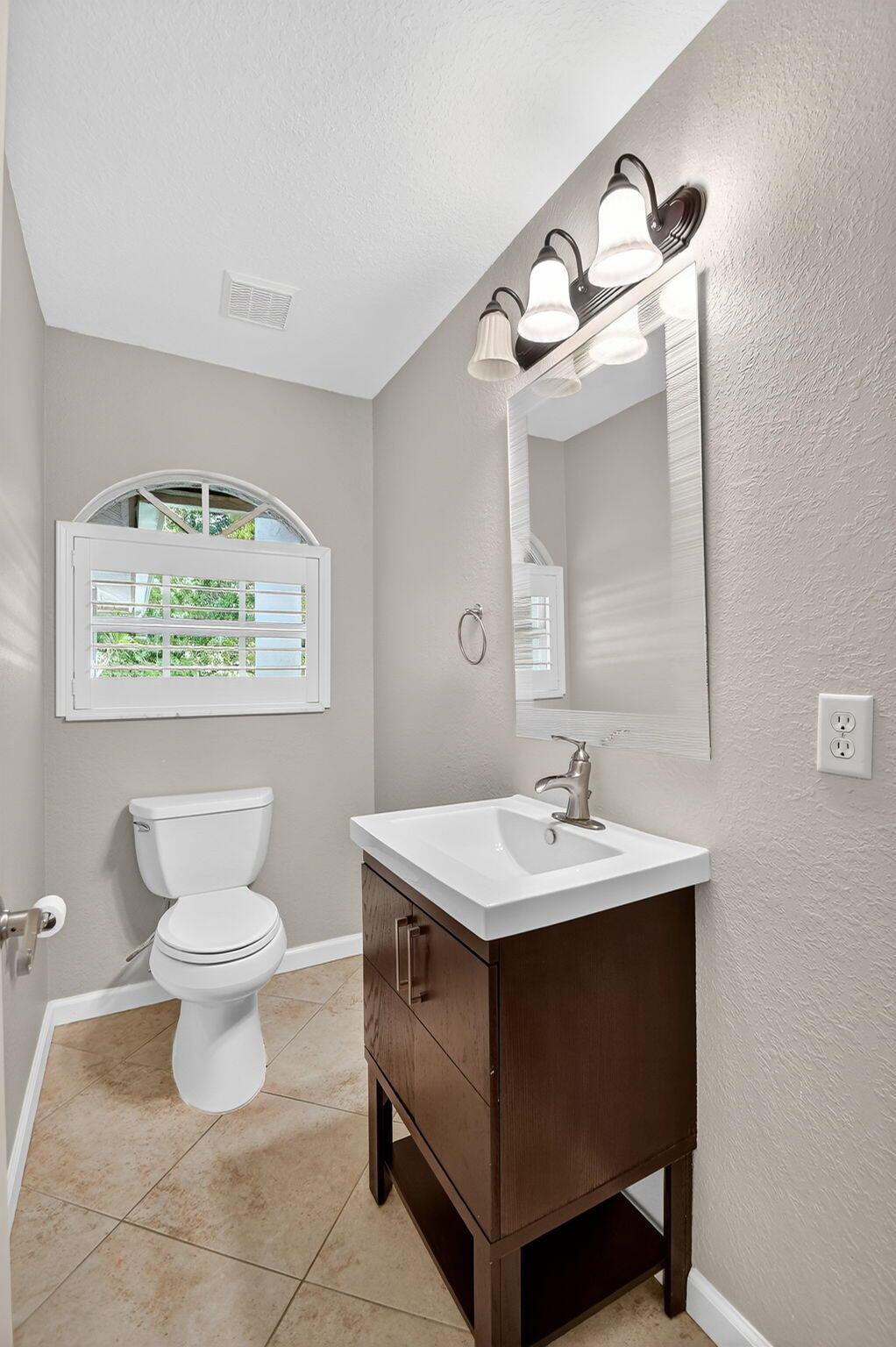 LOXAHATCHEE LAKES - Residential
