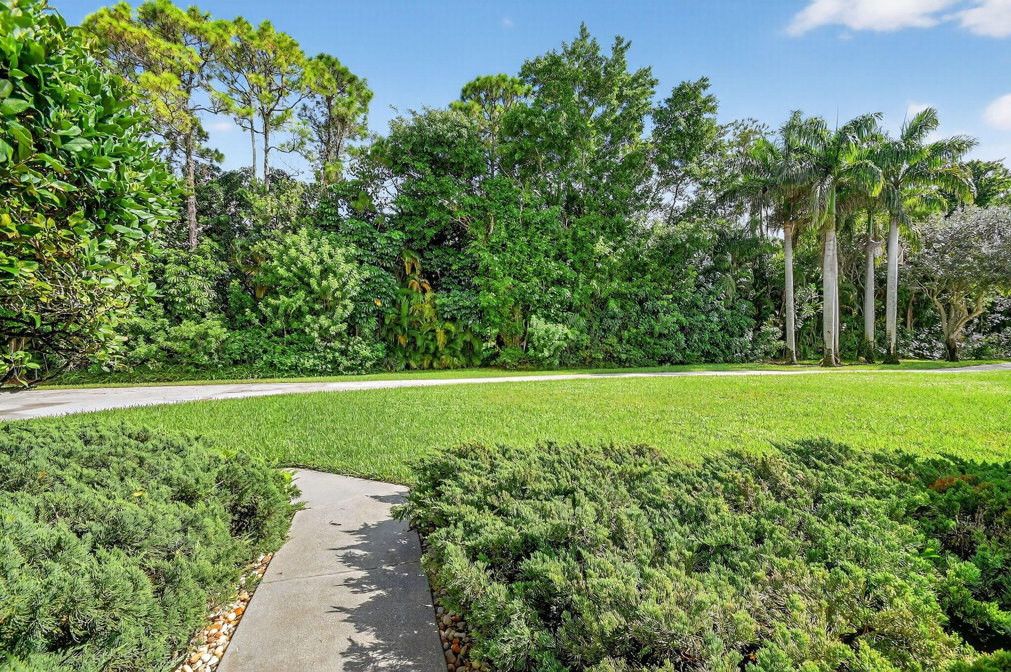 LOXAHATCHEE LAKES - Residential