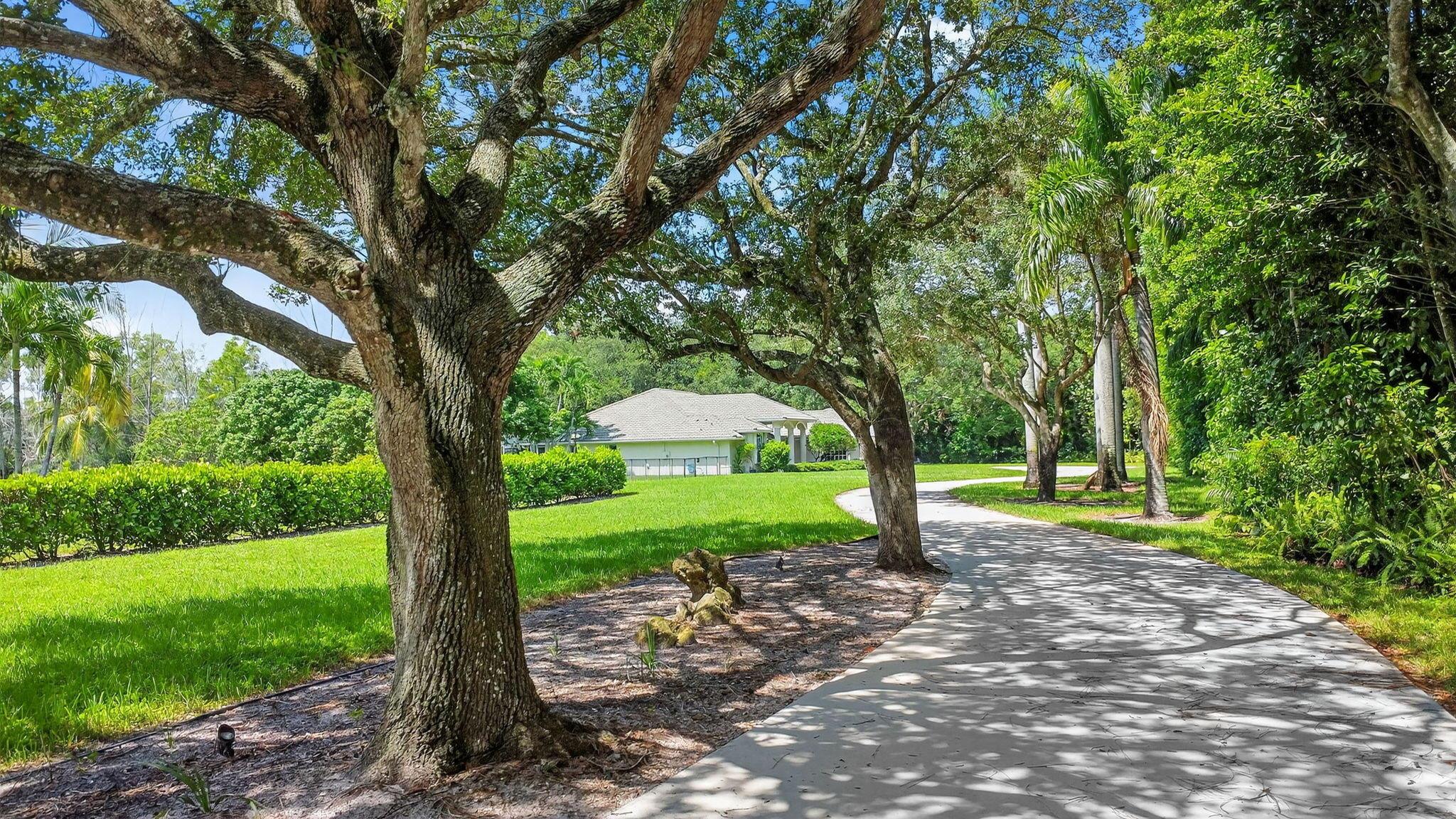 LOXAHATCHEE LAKES - Residential
