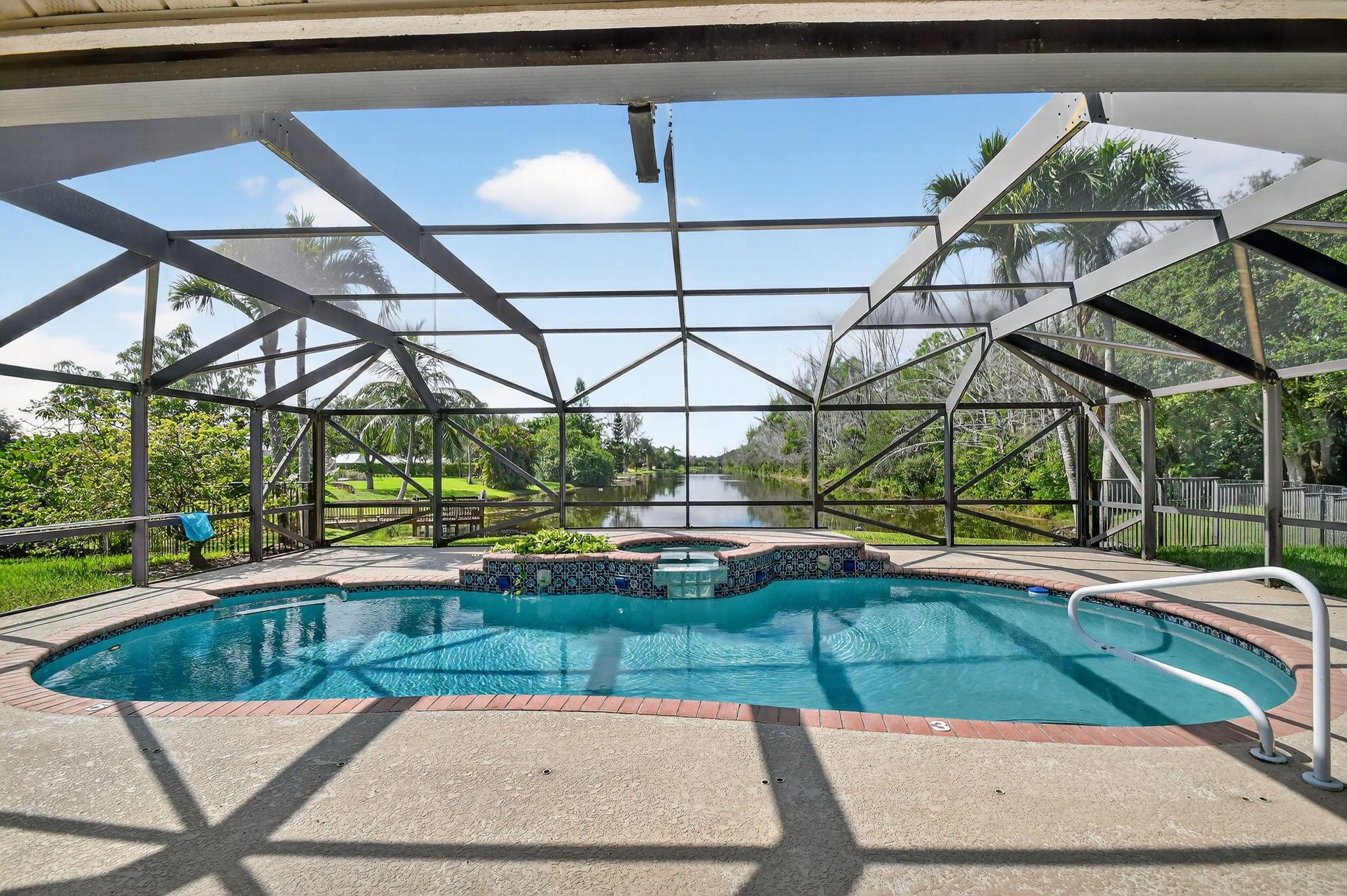 LOXAHATCHEE LAKES - Residential