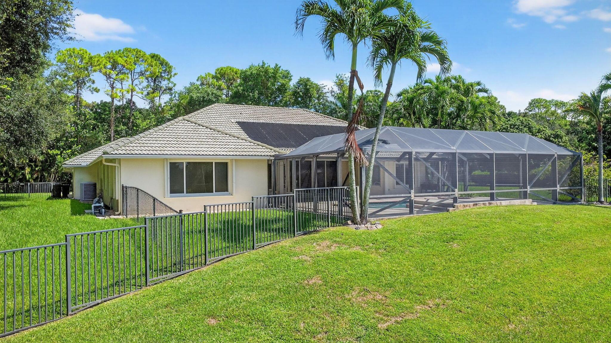 LOXAHATCHEE LAKES - Residential