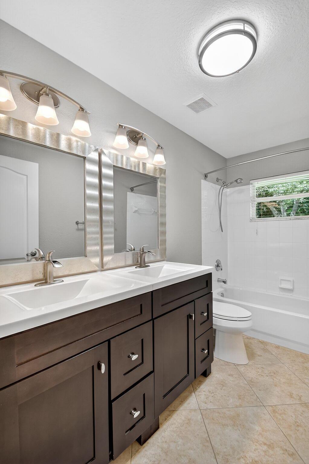 LOXAHATCHEE LAKES - Residential