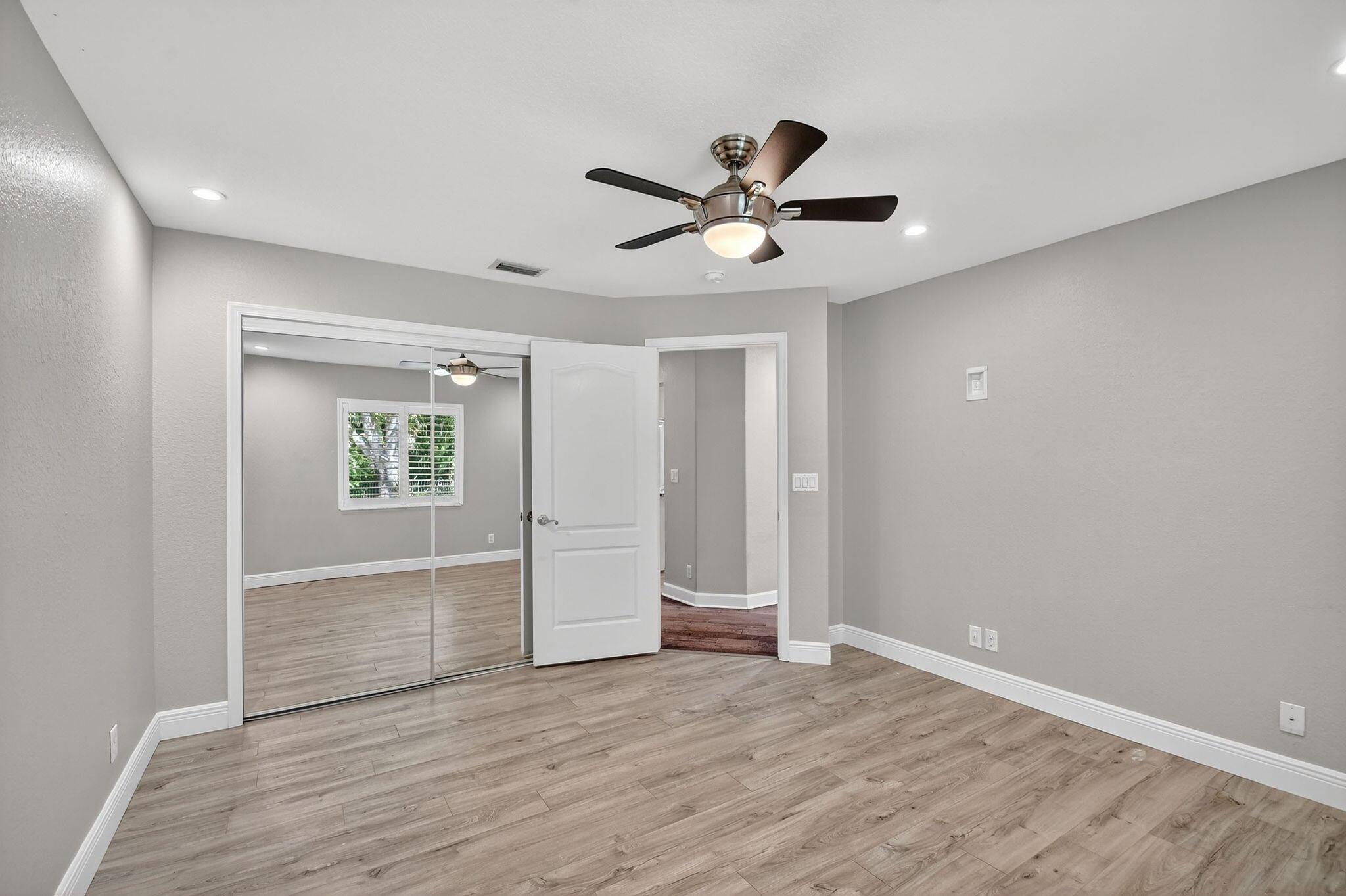 LOXAHATCHEE LAKES - Residential