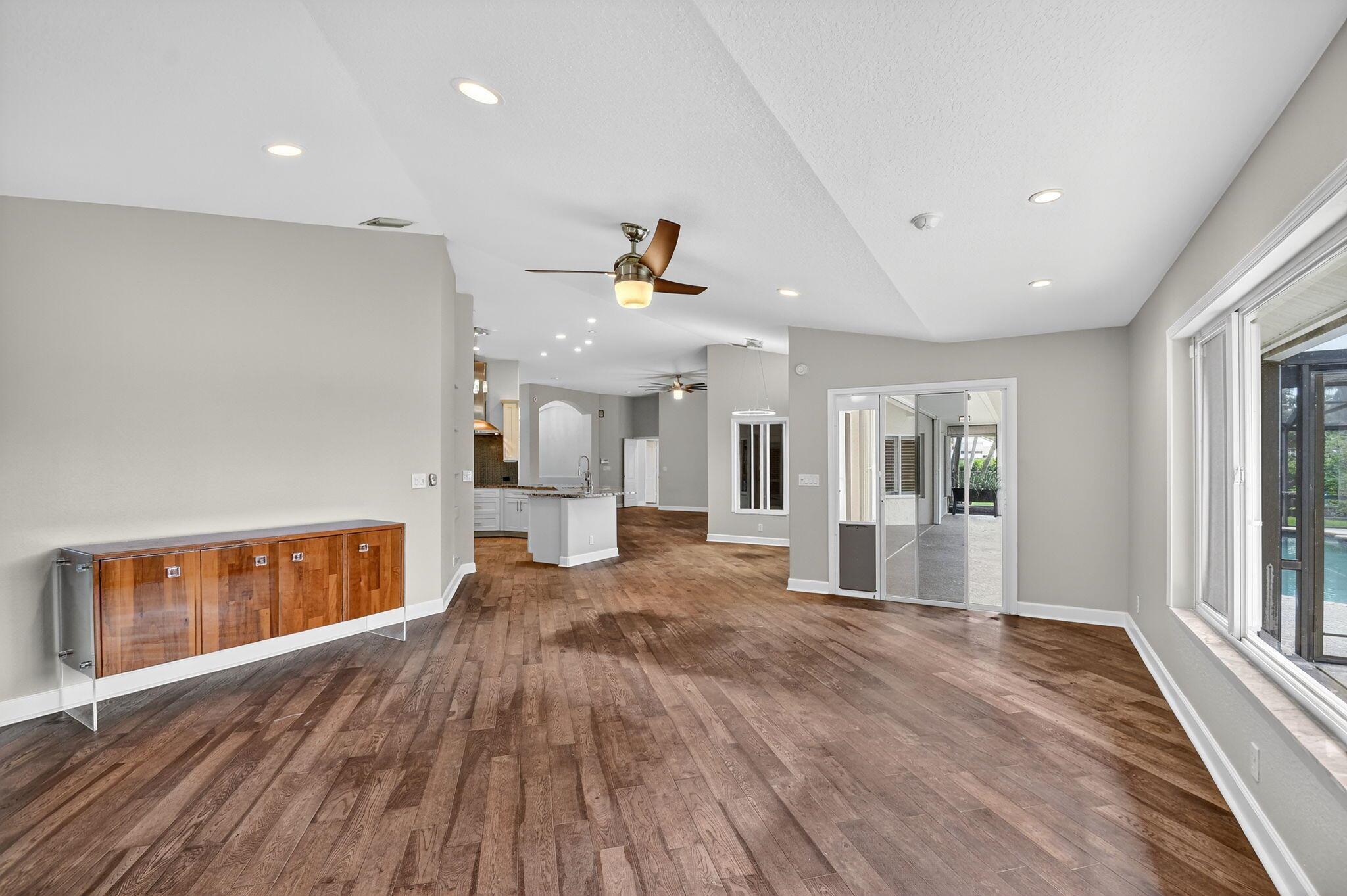 LOXAHATCHEE LAKES - Residential