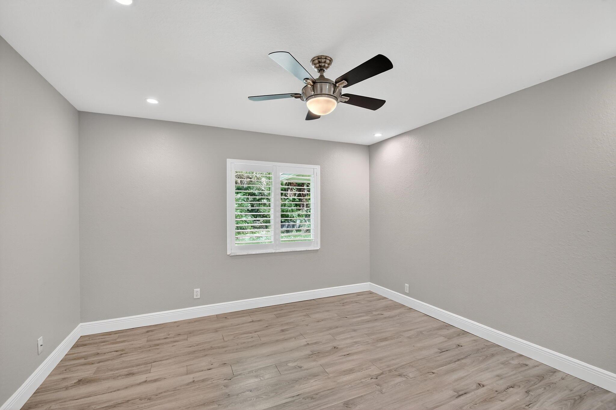 LOXAHATCHEE LAKES - Residential