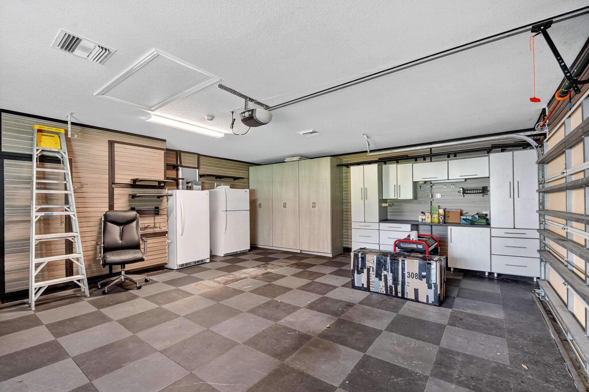 LOXAHATCHEE LAKES - Residential