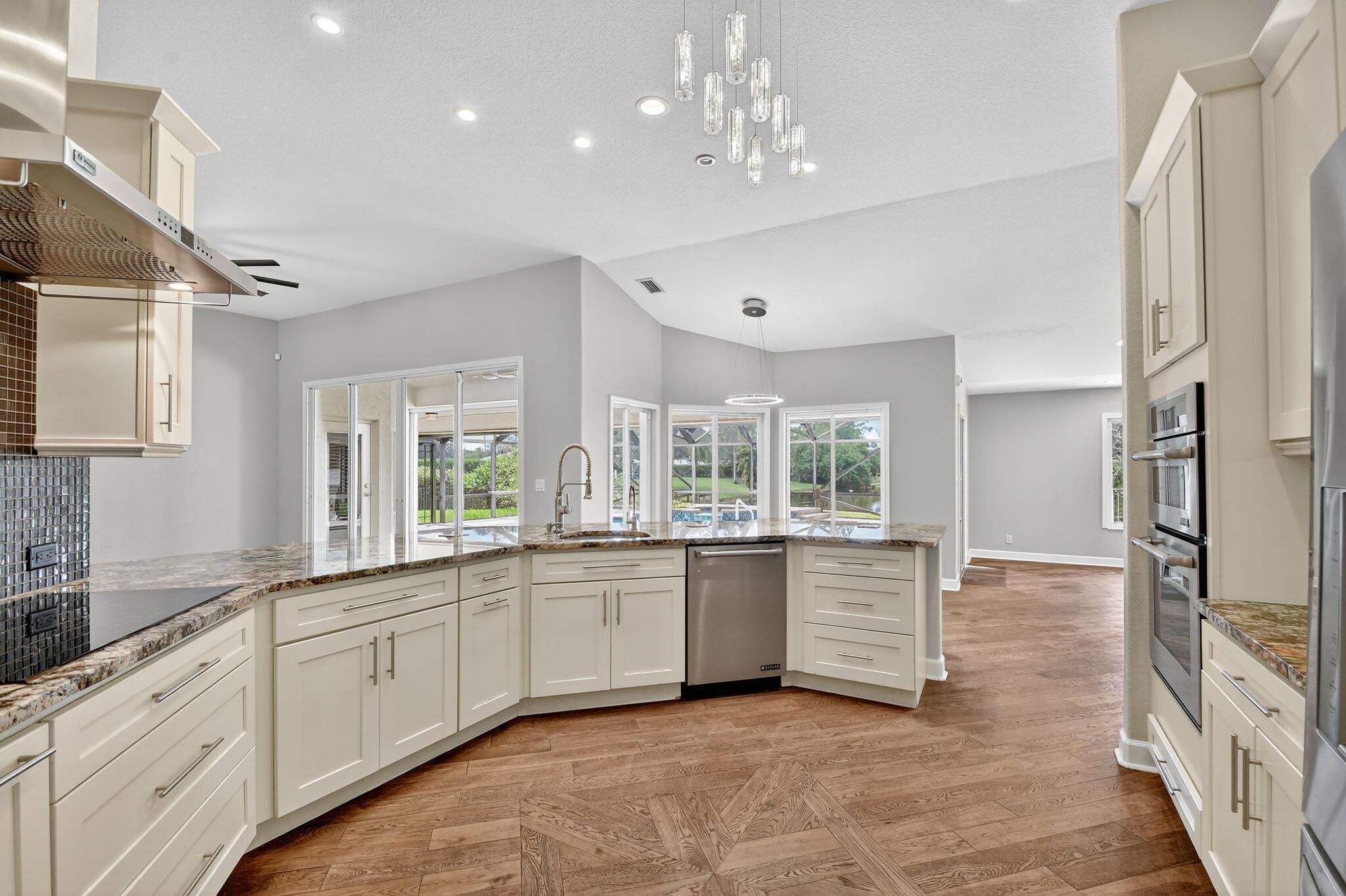 LOXAHATCHEE LAKES - Residential
