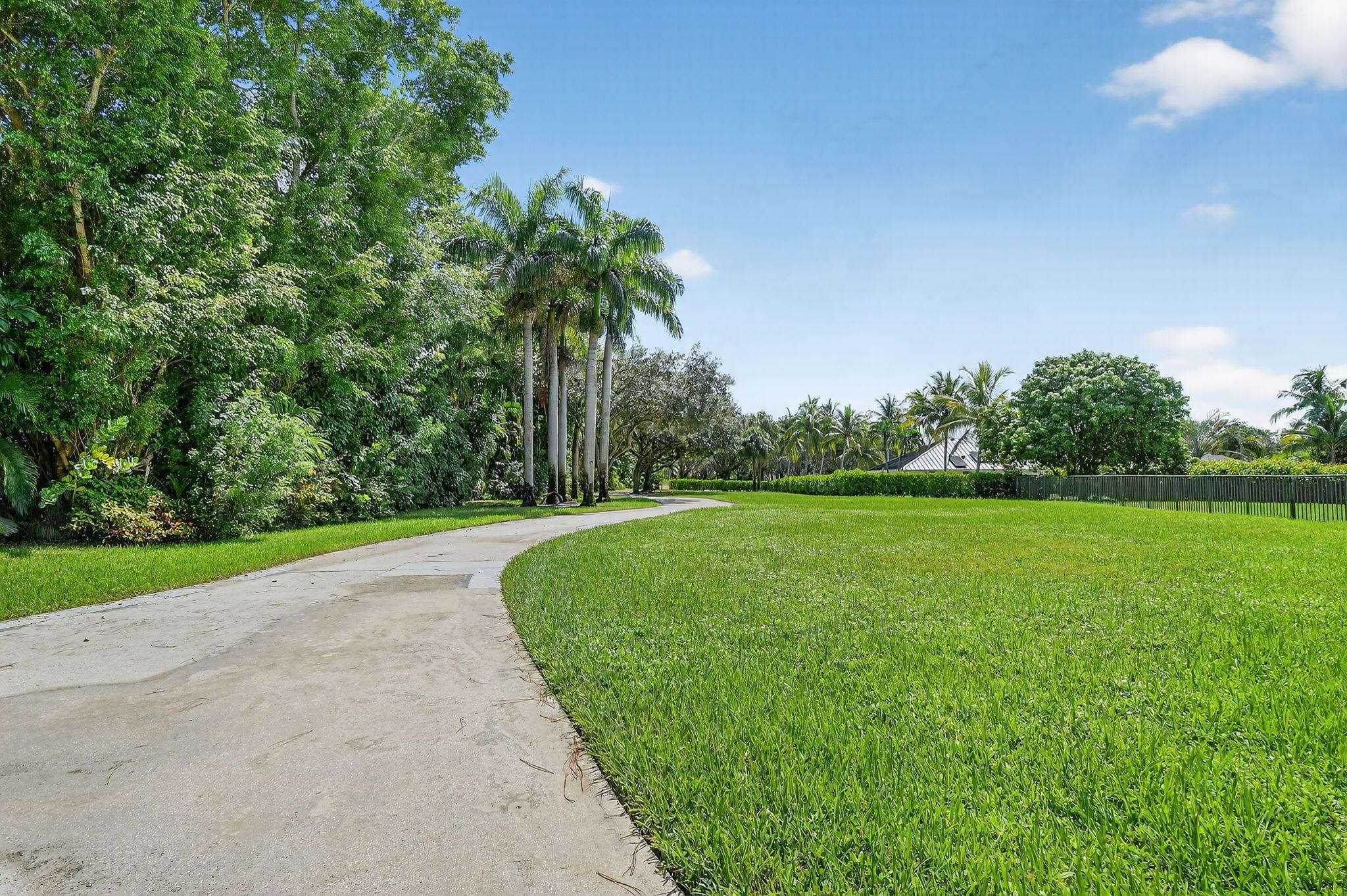 LOXAHATCHEE LAKES - Residential