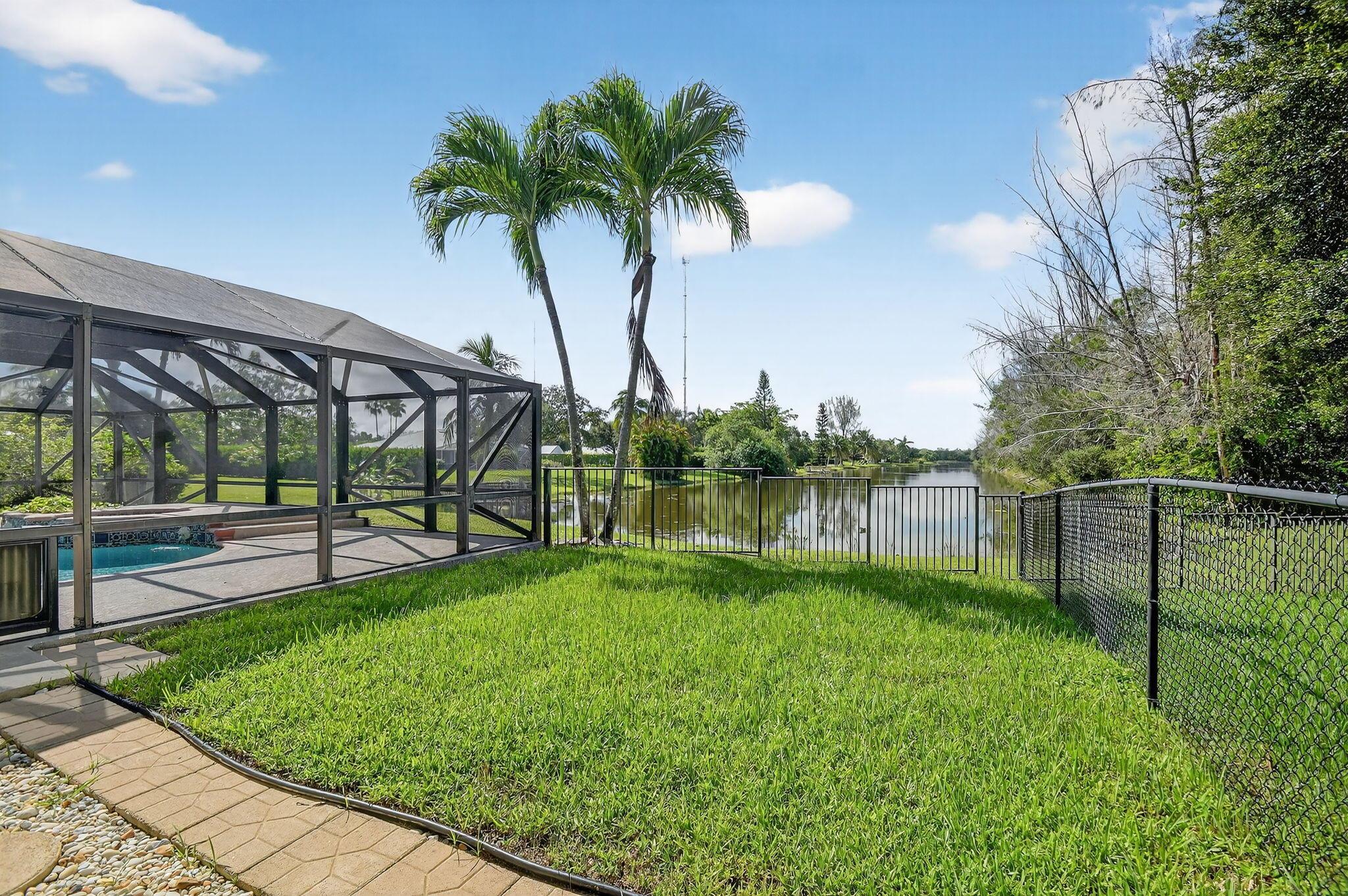 LOXAHATCHEE LAKES - Residential
