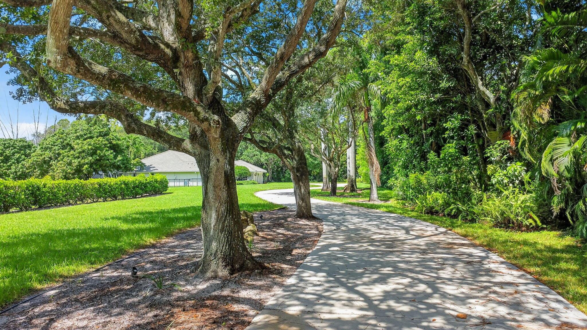 LOXAHATCHEE LAKES - Residential