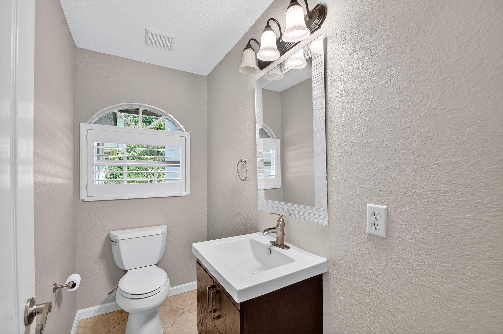 LOXAHATCHEE LAKES - Residential