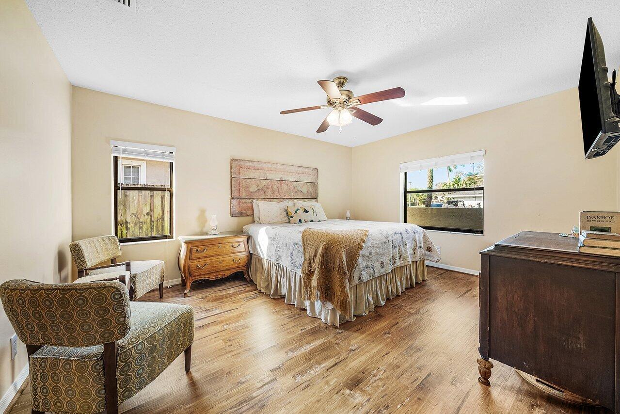 SUGAR POND MANOR OF WELLINGTON - Residential