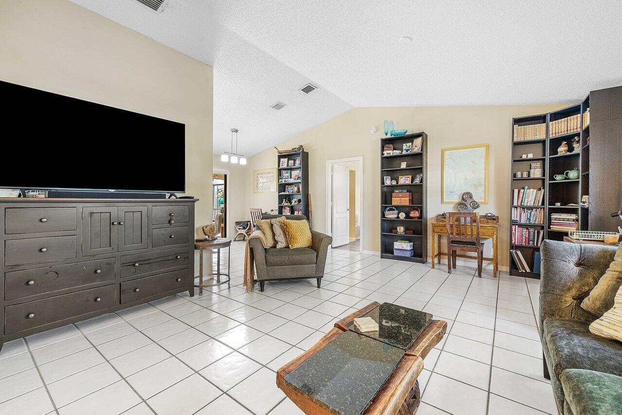 SUGAR POND MANOR OF WELLINGTON - Residential