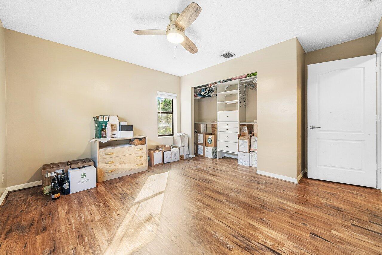 SUGAR POND MANOR OF WELLINGTON - Residential