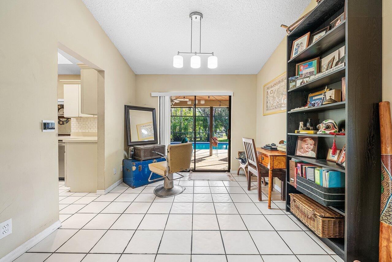 SUGAR POND MANOR OF WELLINGTON - Residential