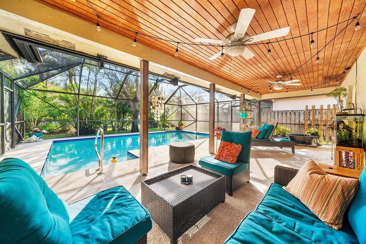 SUGAR POND MANOR OF WELLINGTON - Residential