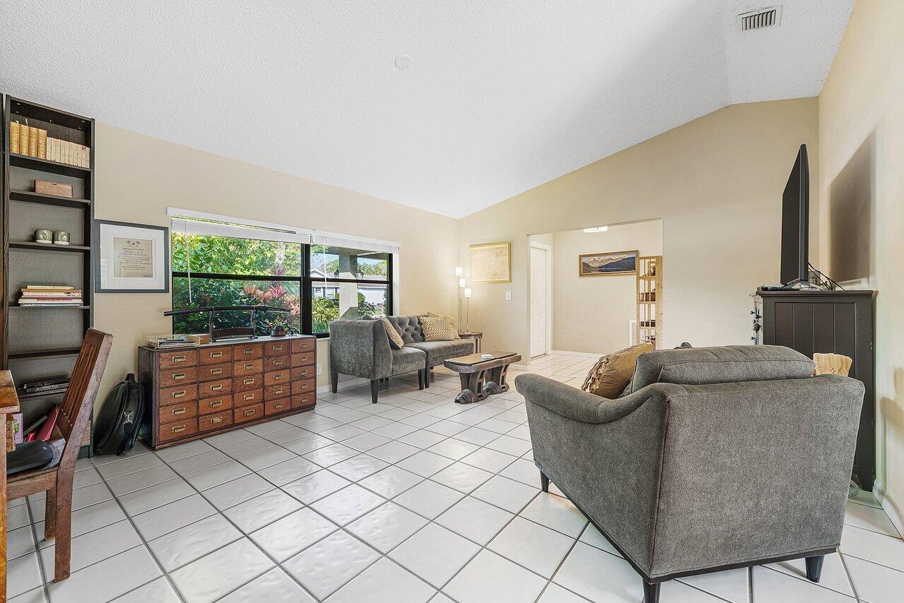 SUGAR POND MANOR OF WELLINGTON - Residential