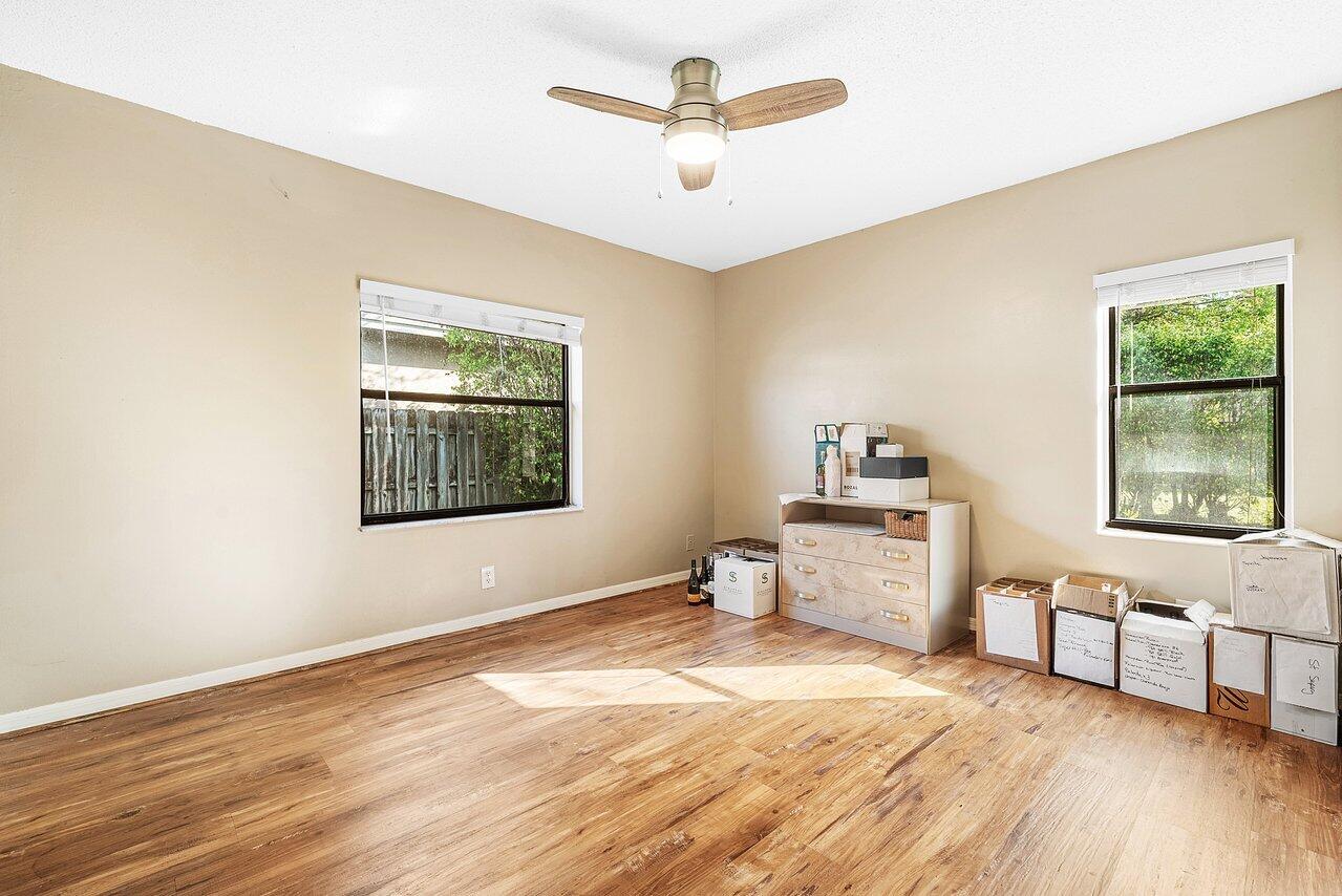 SUGAR POND MANOR OF WELLINGTON - Residential