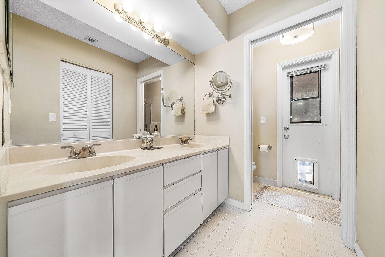 SUGAR POND MANOR OF WELLINGTON - Residential