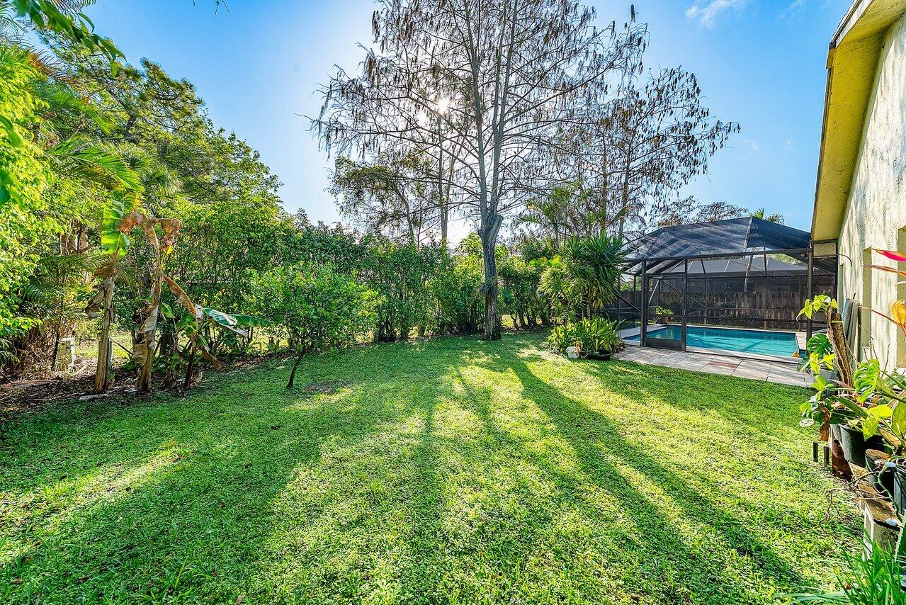 SUGAR POND MANOR OF WELLINGTON - Residential