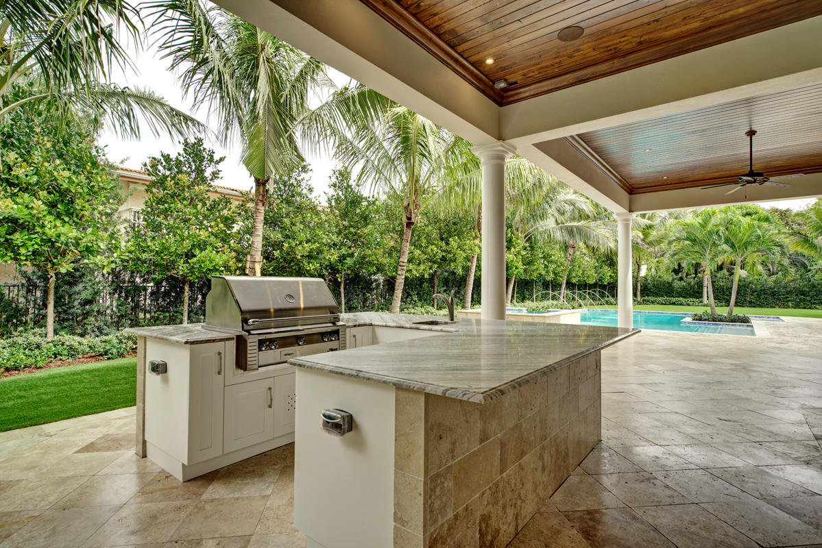 ROYAL PALM YACHT & COUNTRY CLUB - Residential