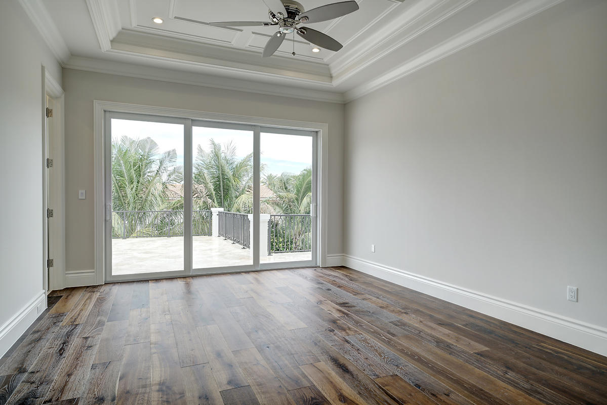 ROYAL PALM YACHT & COUNTRY CLUB - Residential
