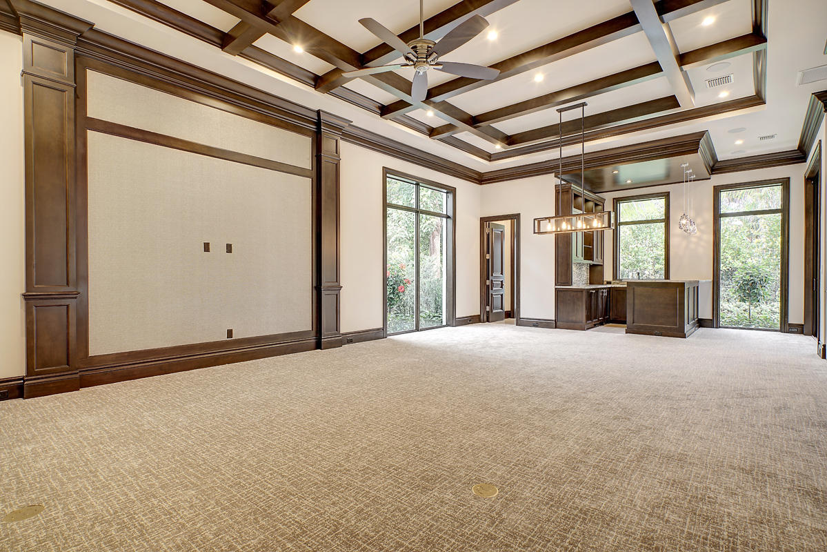 ROYAL PALM YACHT & COUNTRY CLUB - Residential