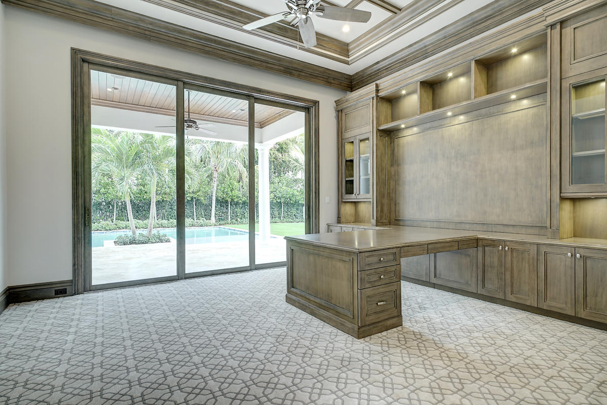 ROYAL PALM YACHT & COUNTRY CLUB - Residential