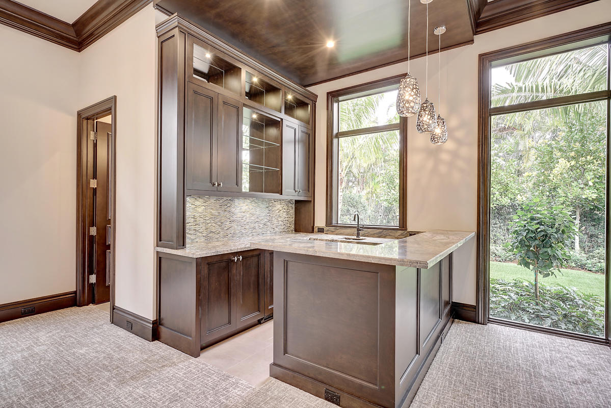 ROYAL PALM YACHT & COUNTRY CLUB - Residential