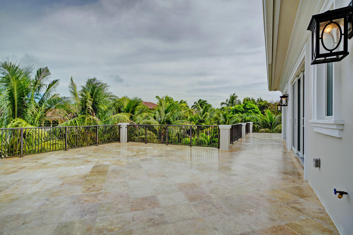 ROYAL PALM YACHT & COUNTRY CLUB - Residential
