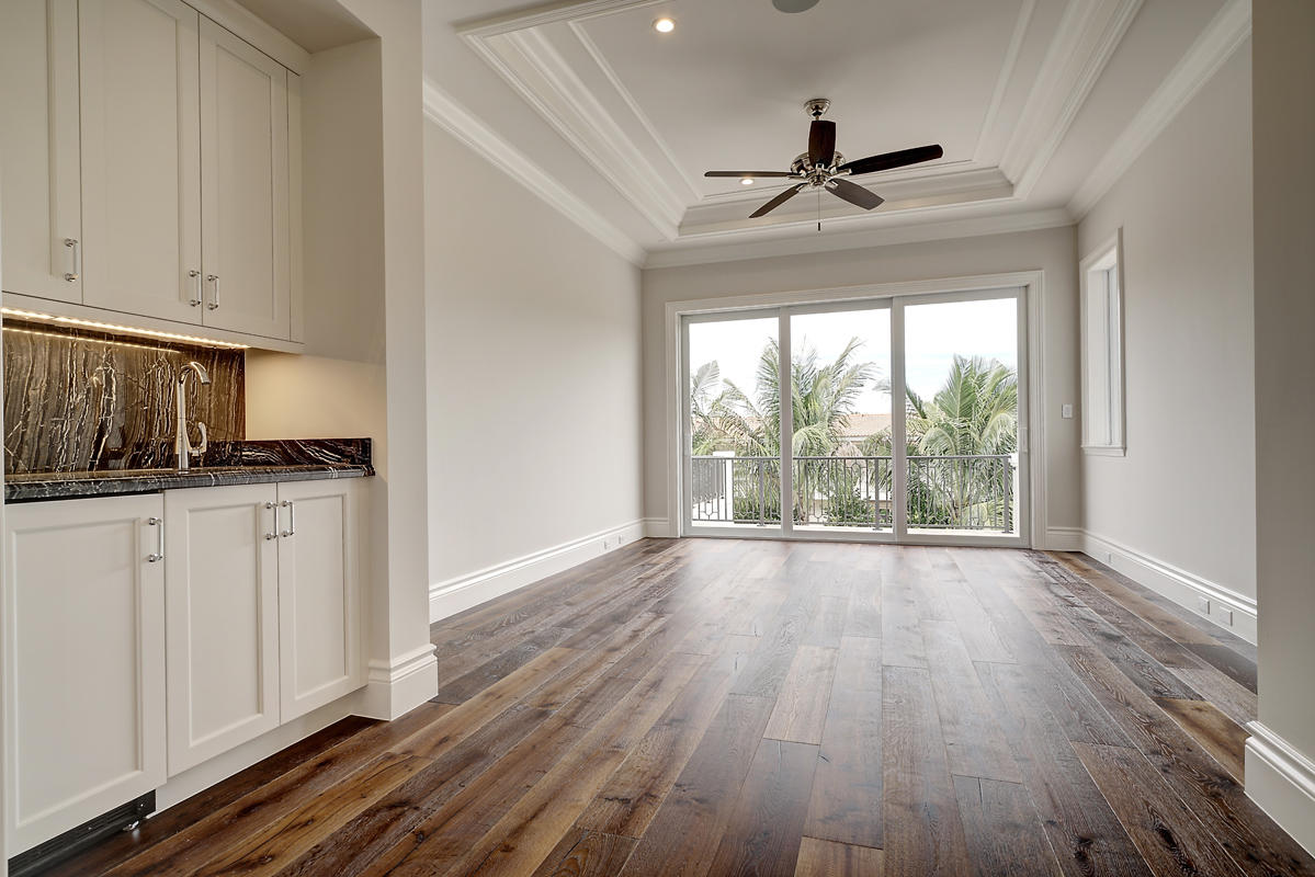 ROYAL PALM YACHT & COUNTRY CLUB - Residential