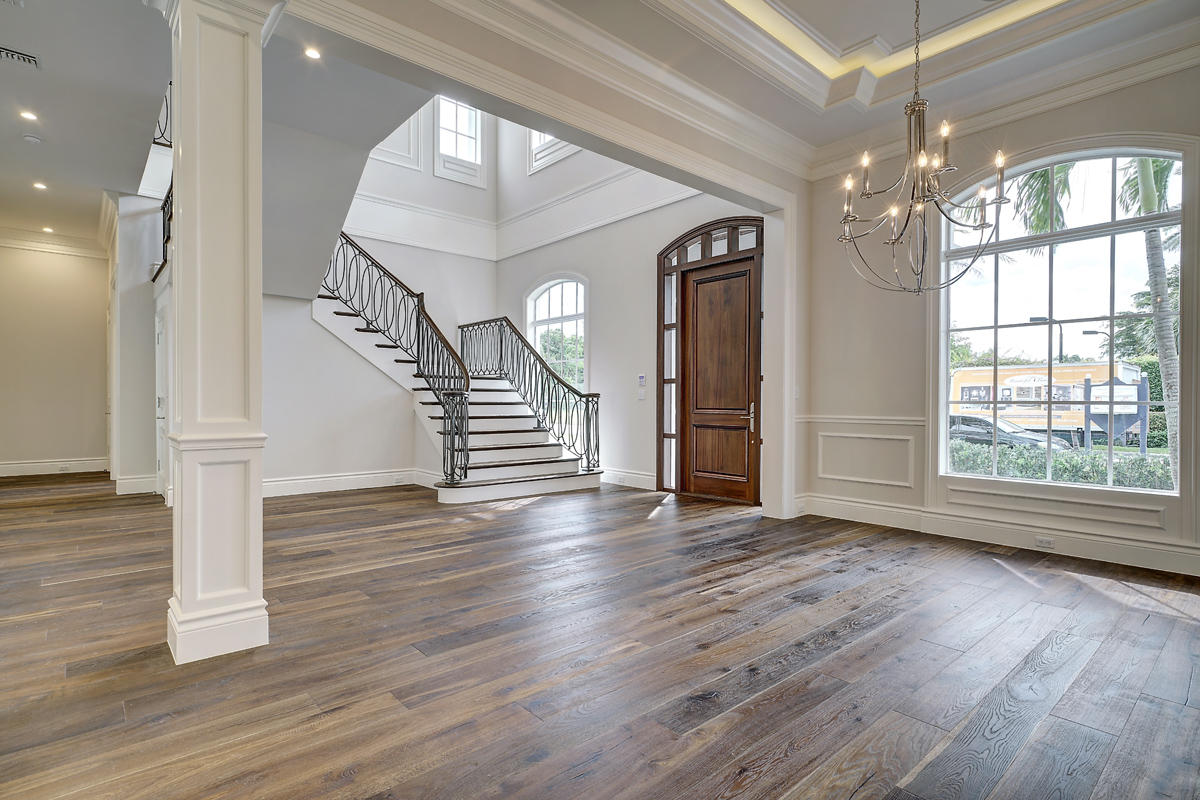 ROYAL PALM YACHT & COUNTRY CLUB - Residential