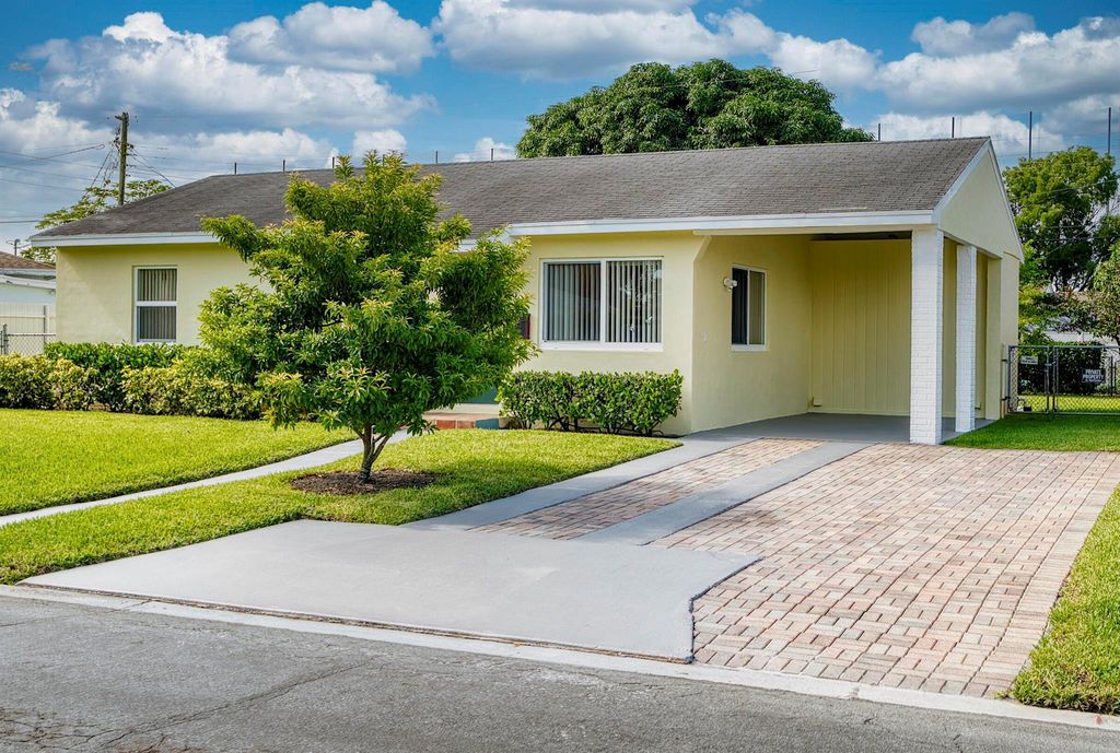 Photo of 906 Lytle Street, West Palm Beach, FL 33405 (MLS # R11107894)