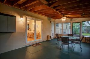 COUNTRY CLUB ACRES 5 - Residential