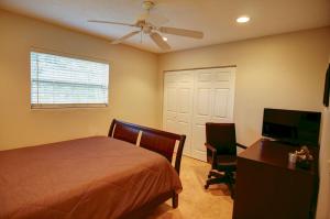 COUNTRY CLUB ACRES 5 - Residential