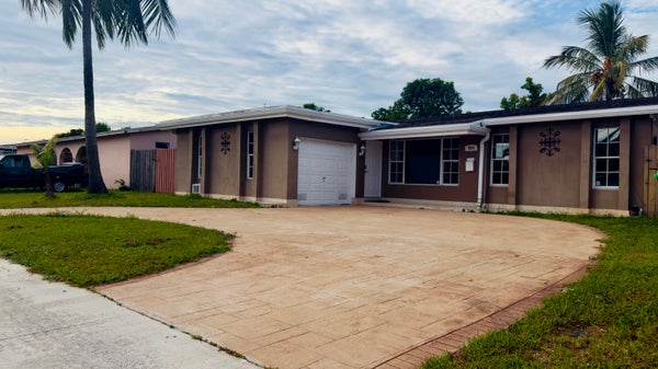8391 NW 21ST CT, SUNRISE, FL 33322 - Image 2e7af88fbcd9d4fe586135d53e4701ff/2457325284