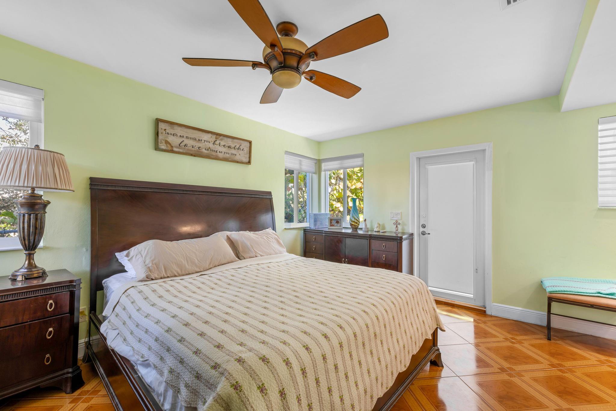 HOLLYWOOD BEACH - Residential