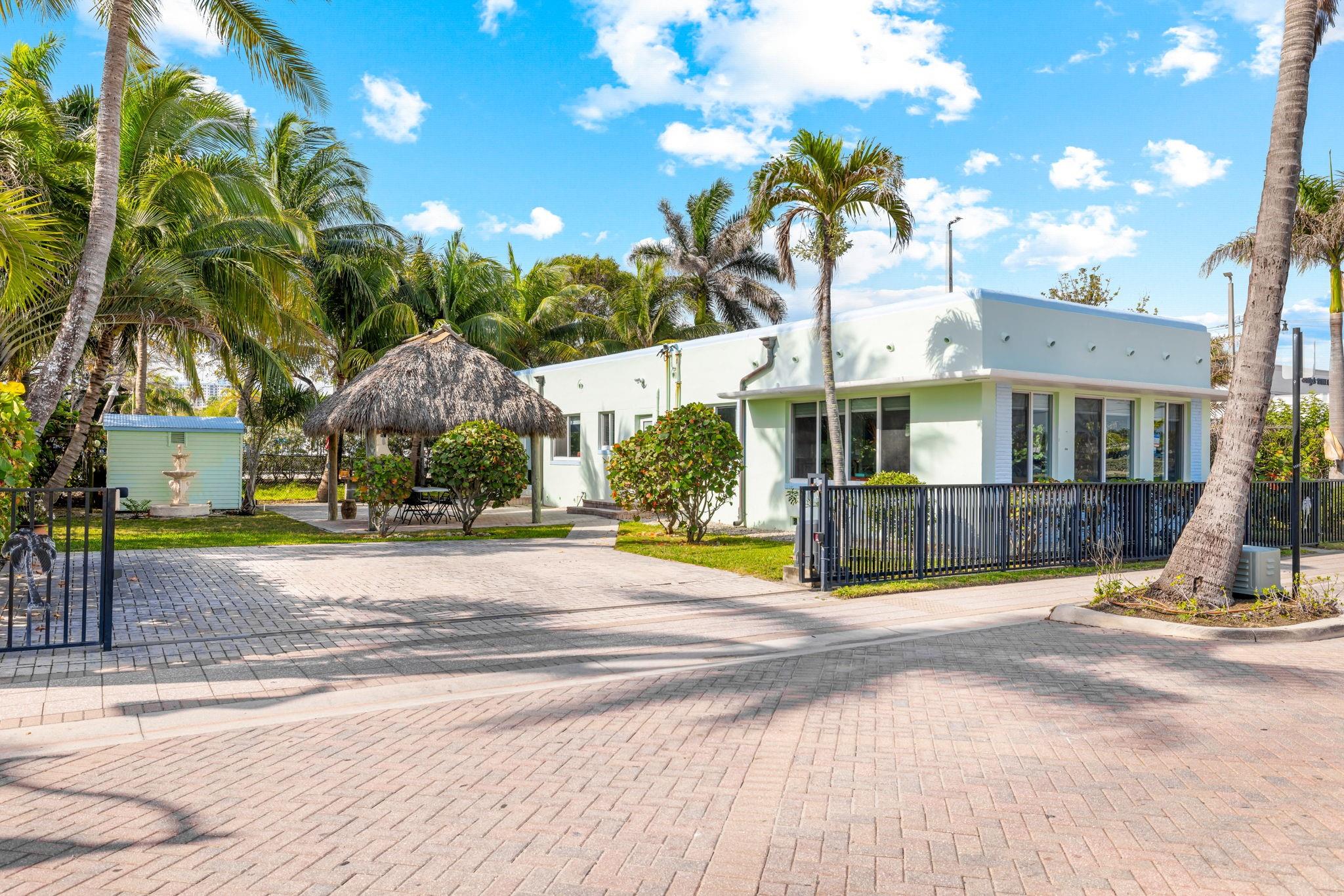 HOLLYWOOD BEACH - Residential