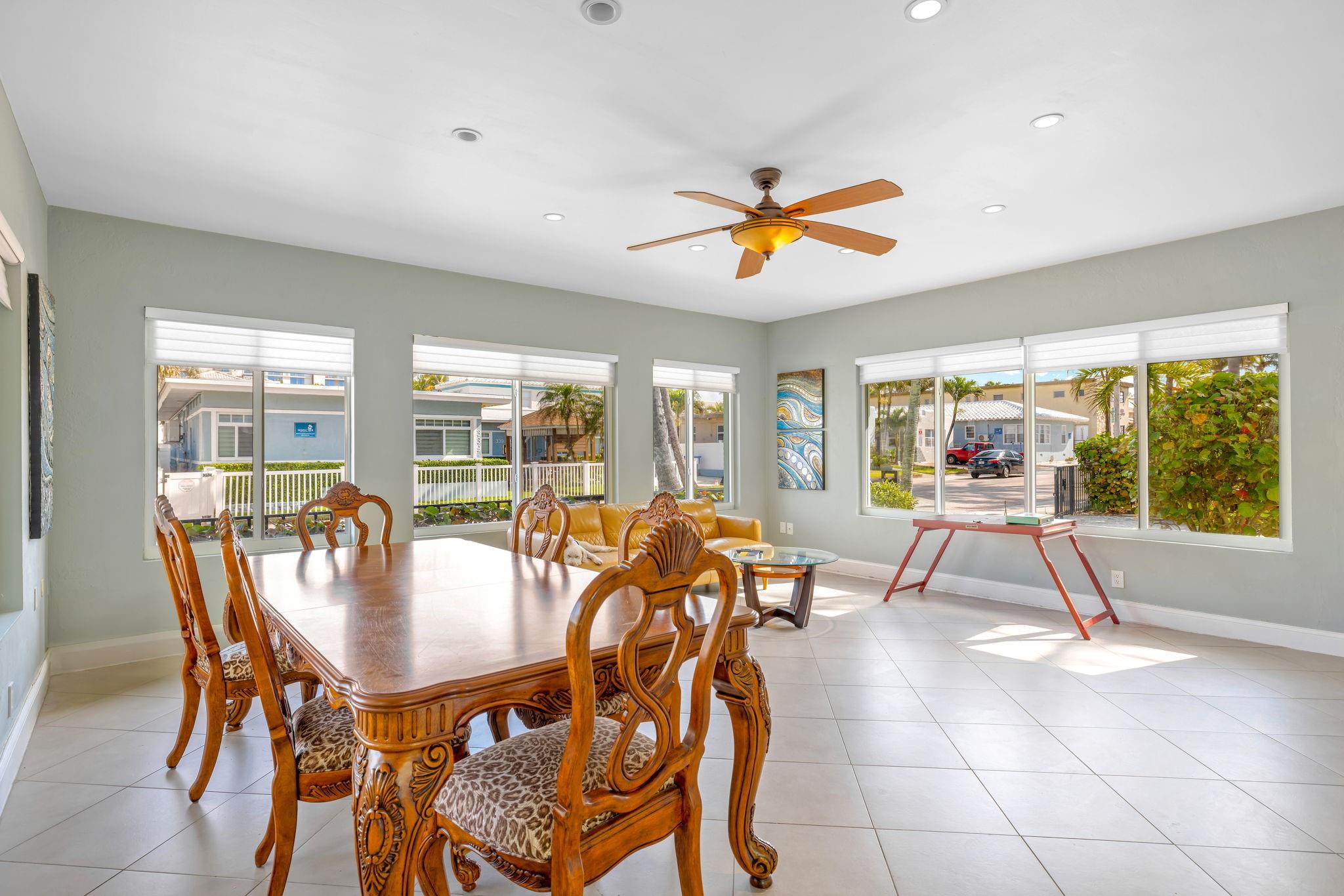 HOLLYWOOD BEACH - Residential