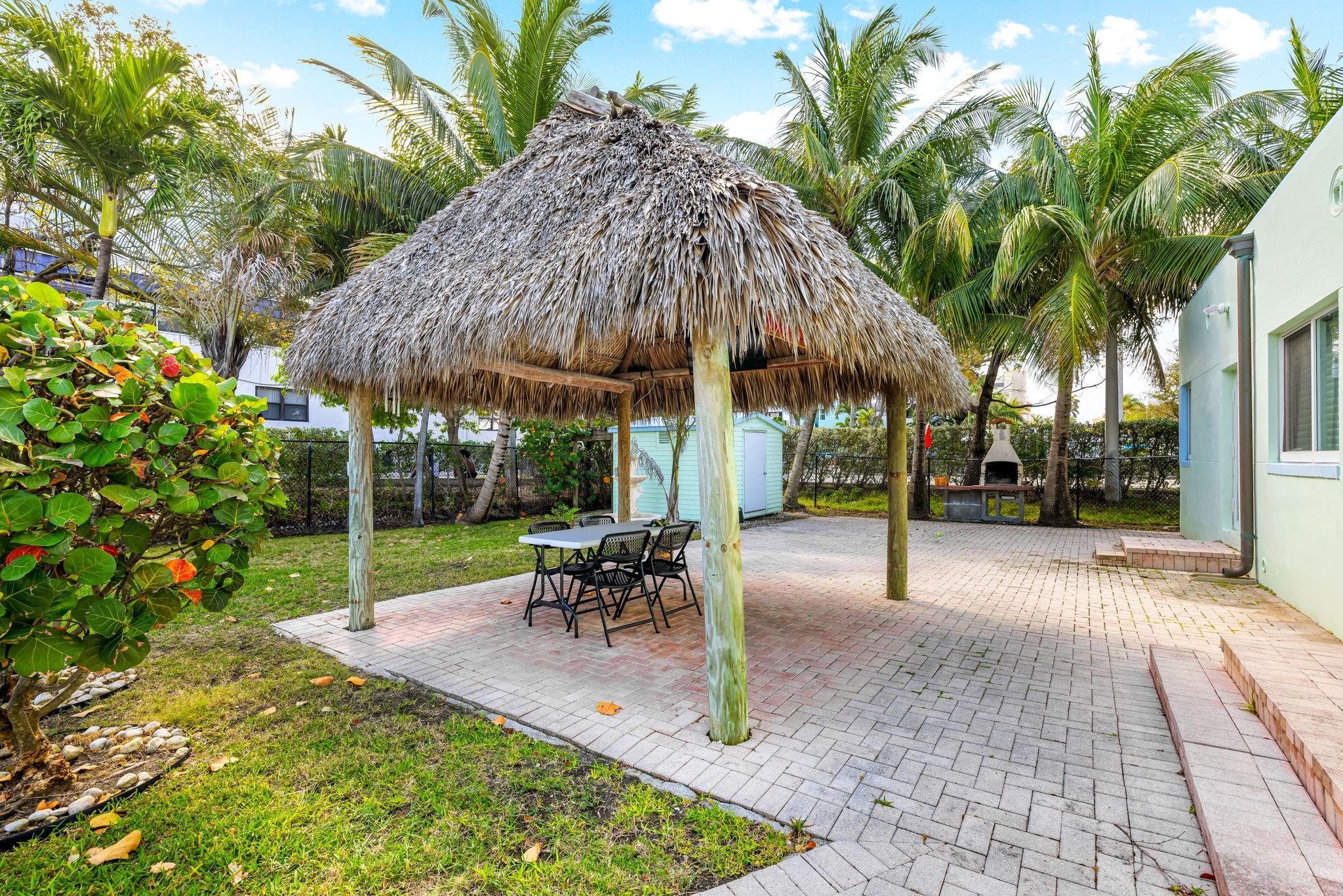 HOLLYWOOD BEACH - Residential