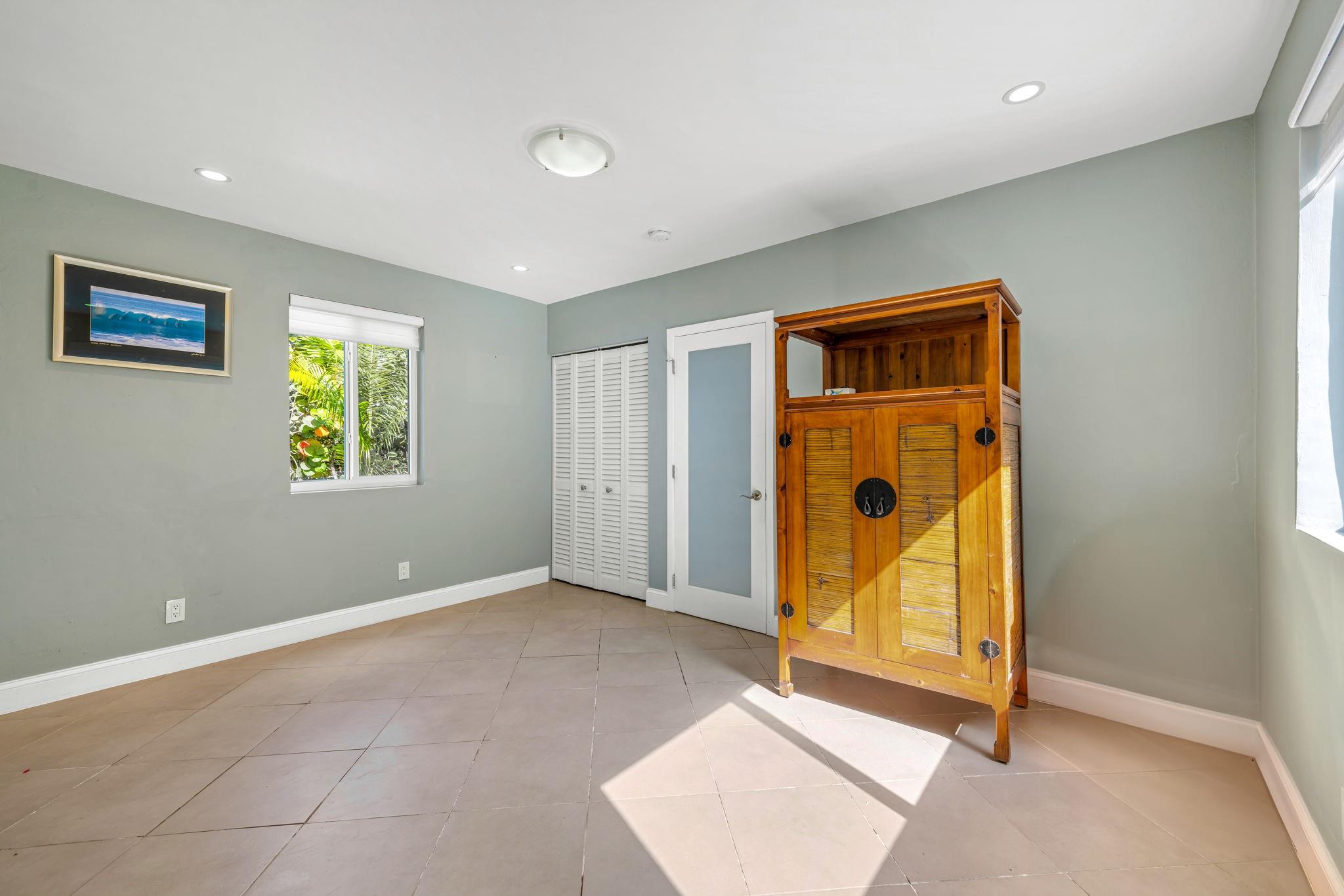 HOLLYWOOD BEACH - Residential