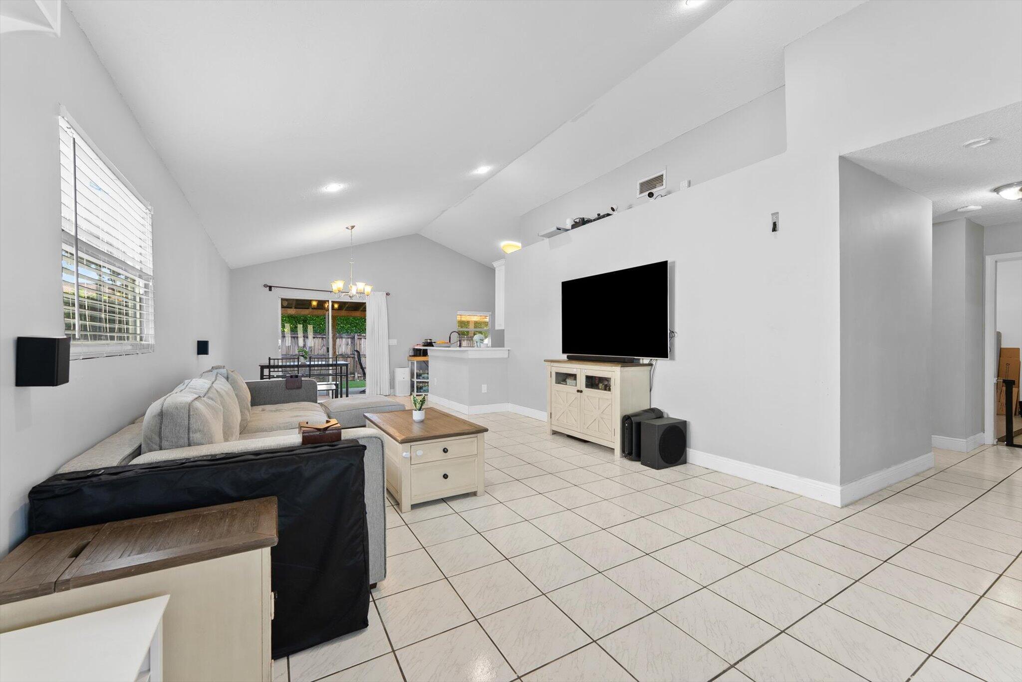 TRENDS AT BOCA RATON UNIT - Residential