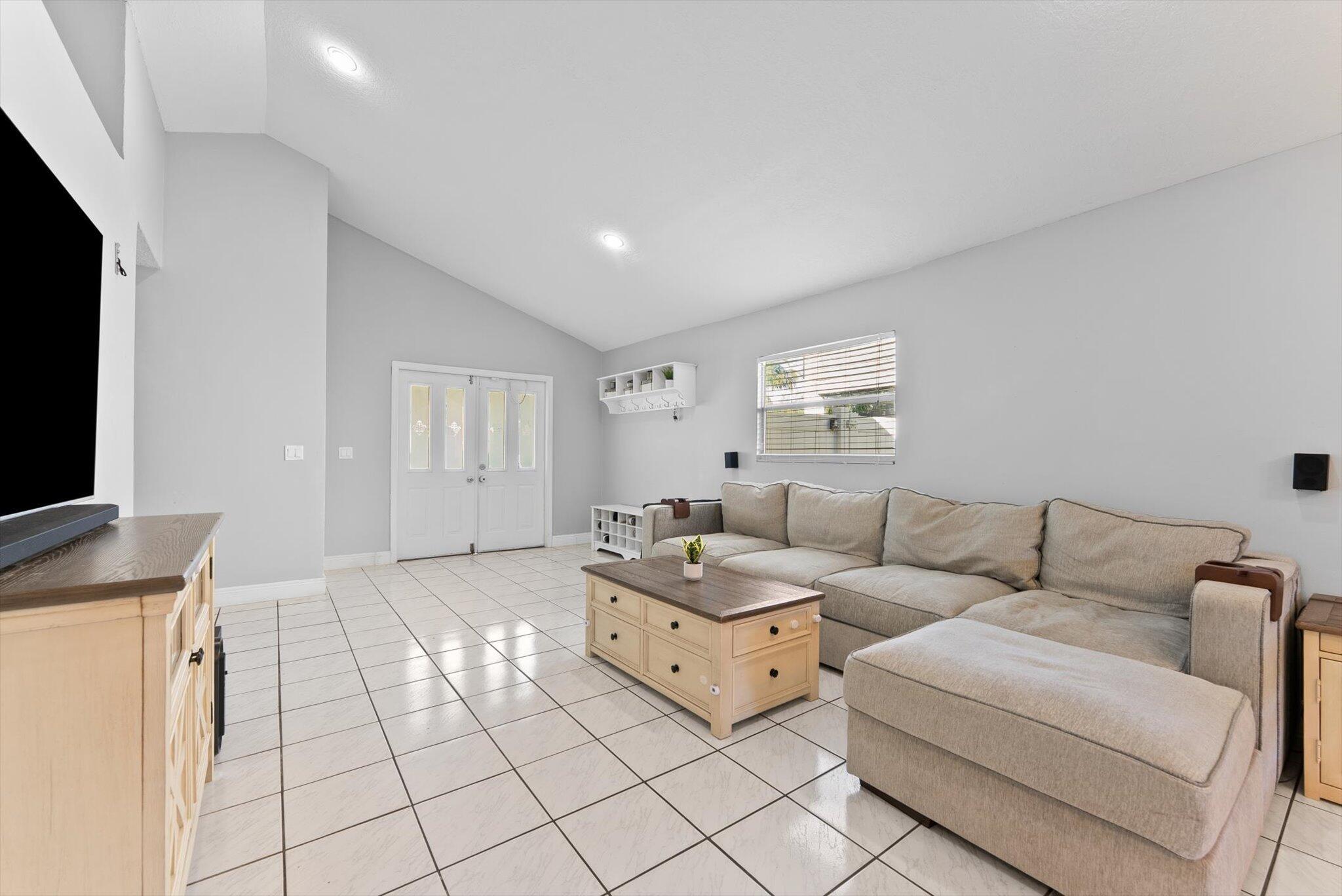 TRENDS AT BOCA RATON UNIT - Residential