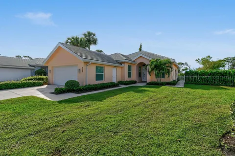 4949 SE Inkwood Way, Hobe Sound, FL MLS: R11069006