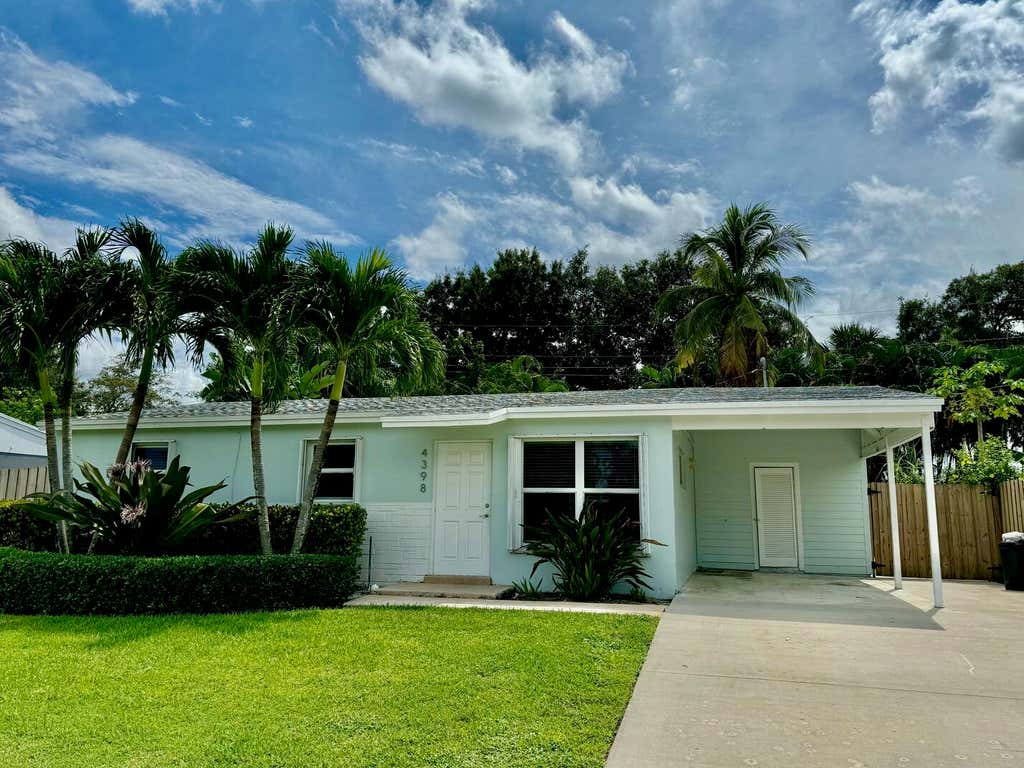 Photo of 4398 Bamboo Drive, Palm Beach Gardens, FL 33410 (MLS # R11021701)