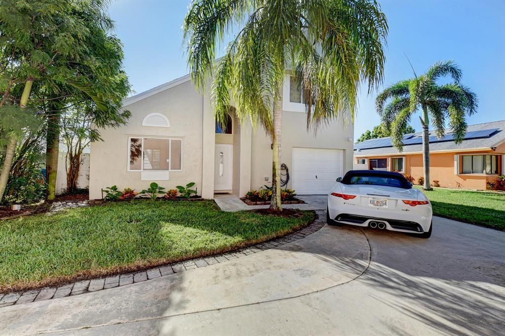 Photo of 9 Elton Place, Boynton Beach, FL 33426 (MLS # R10750287)