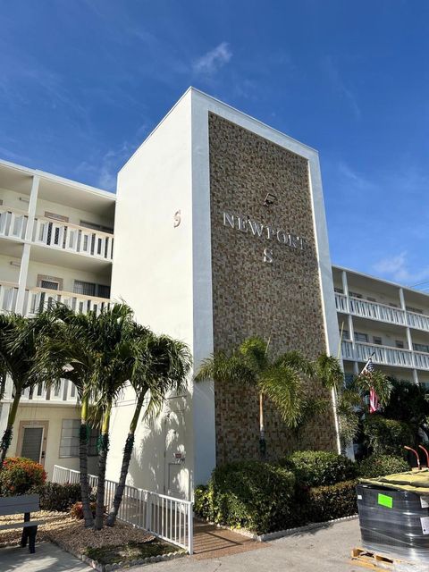 A home in Deerfield Beach