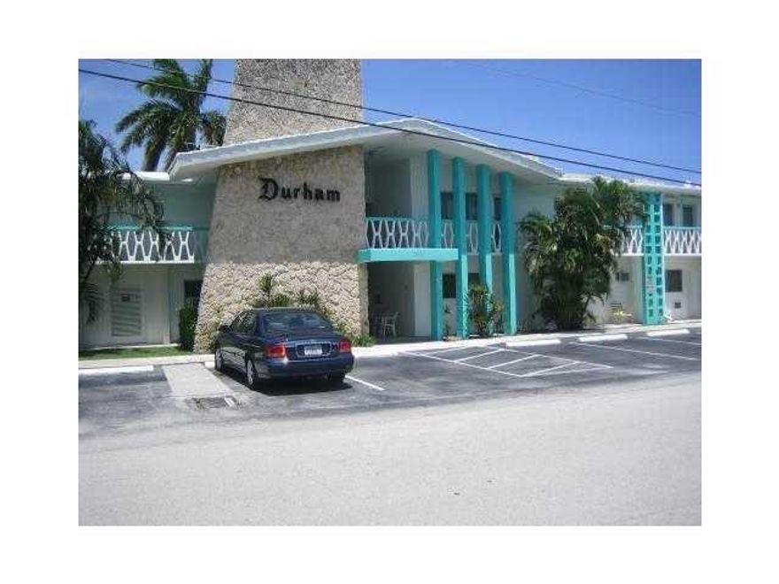 UNIT IS REMODELED 0N THE 2ND FLOOR IN THIS BOUTIQUE BUILDING LOCATED IN THE MOST DESIRABLE BAYVIEW AREA*OPEN FLOOR DESIGN, KITCHEN WITH WHITE CABINETS, GRANITE COUNTER TOPS, RENOVATED BATHROOM, NEW AC UNITS, DIRECT CANAL VIEWS, GORGEOUS SUNRISES AND SUNSETS* CONVENIENT LAUNDRY ROOM IN THE BUILDING*WALKING DISTANCE TO THE OCEAN, SHOPPING, RESTAURANTS, NIGHT LIFE, ETC.